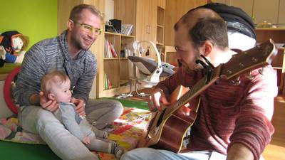 Magdeburgs Kinderhospiz wird fünf. Ein Zuhause auf Zeit für schwerstkranke Kinder und ihre Familien Papa-Joel-Simon_6568.jpg