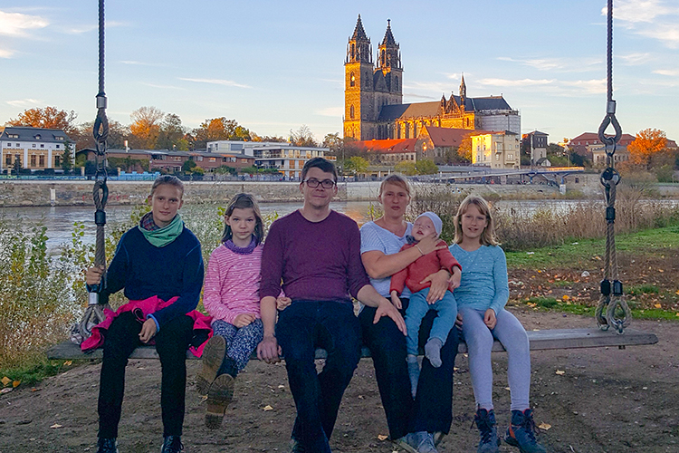 Familie Behrens und Kottke sagte Danke an das Kinderhospiz Magdeburg Familie Elbschaukel Magdeburg